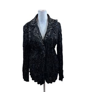 Ladies From the Heart Black Velvet and Silver Floral Button Down Blouse Medium‎